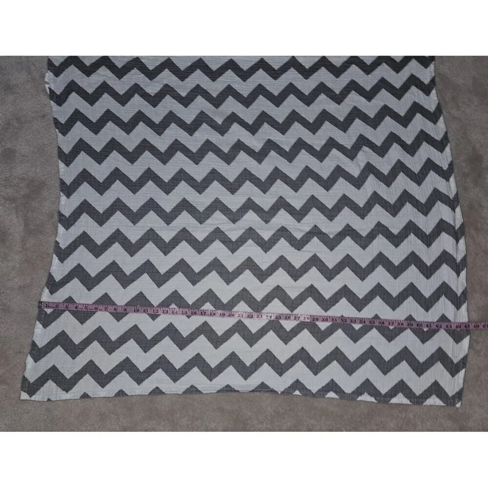 Momo Bebe Gray White Chevron Print Muslin 100% Cotton Swaddle Blanket Baby 40x45